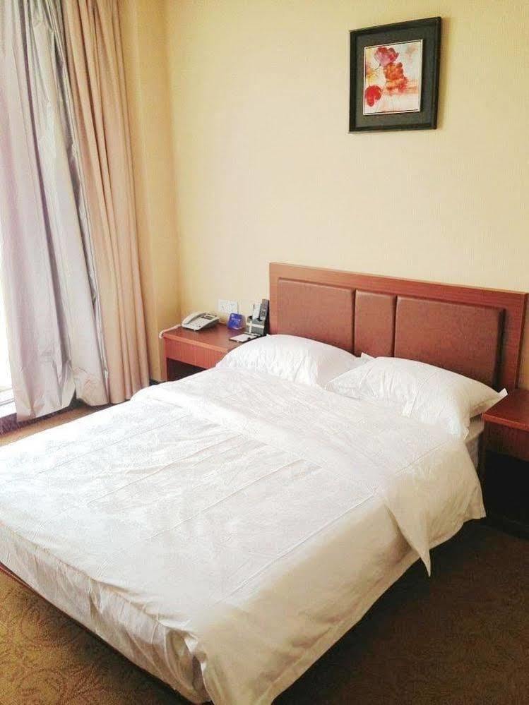 Mo'Er Holiday Hotel Nantong Exterior photo