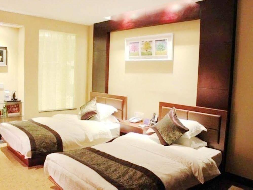 Mo'Er Holiday Hotel Nantong Exterior photo